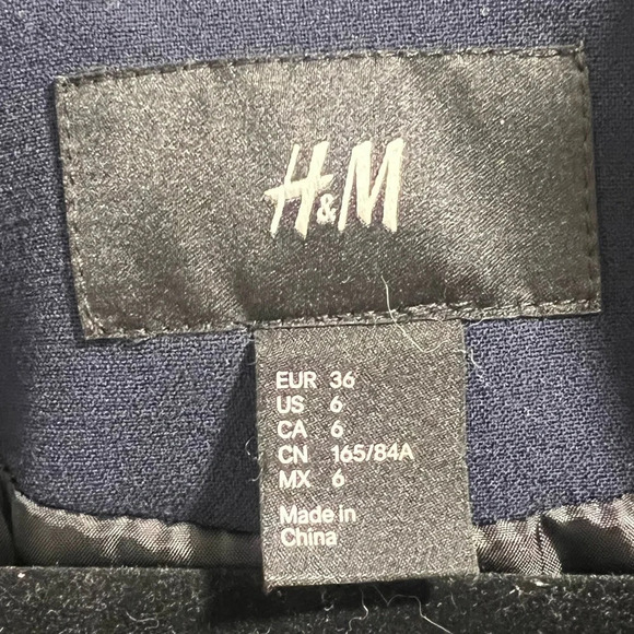US Size 6 navy blue h&m blazer gold buttons in excellent conditionβ - Picture 4 of 5